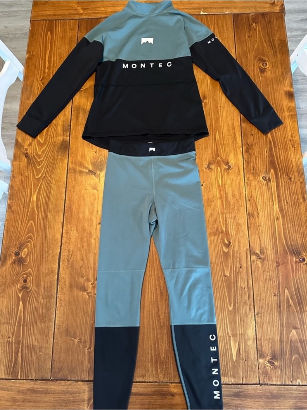 Montec Two-Tone Base Layers